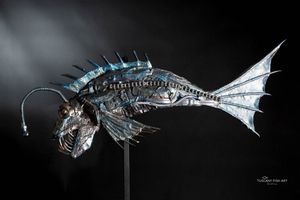 Pesce degli abissi - scultura in materiali di recupero